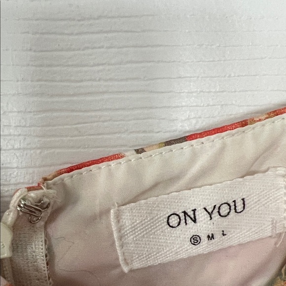 Elegant Cut out  Floral Dress - Picture 3 of 5